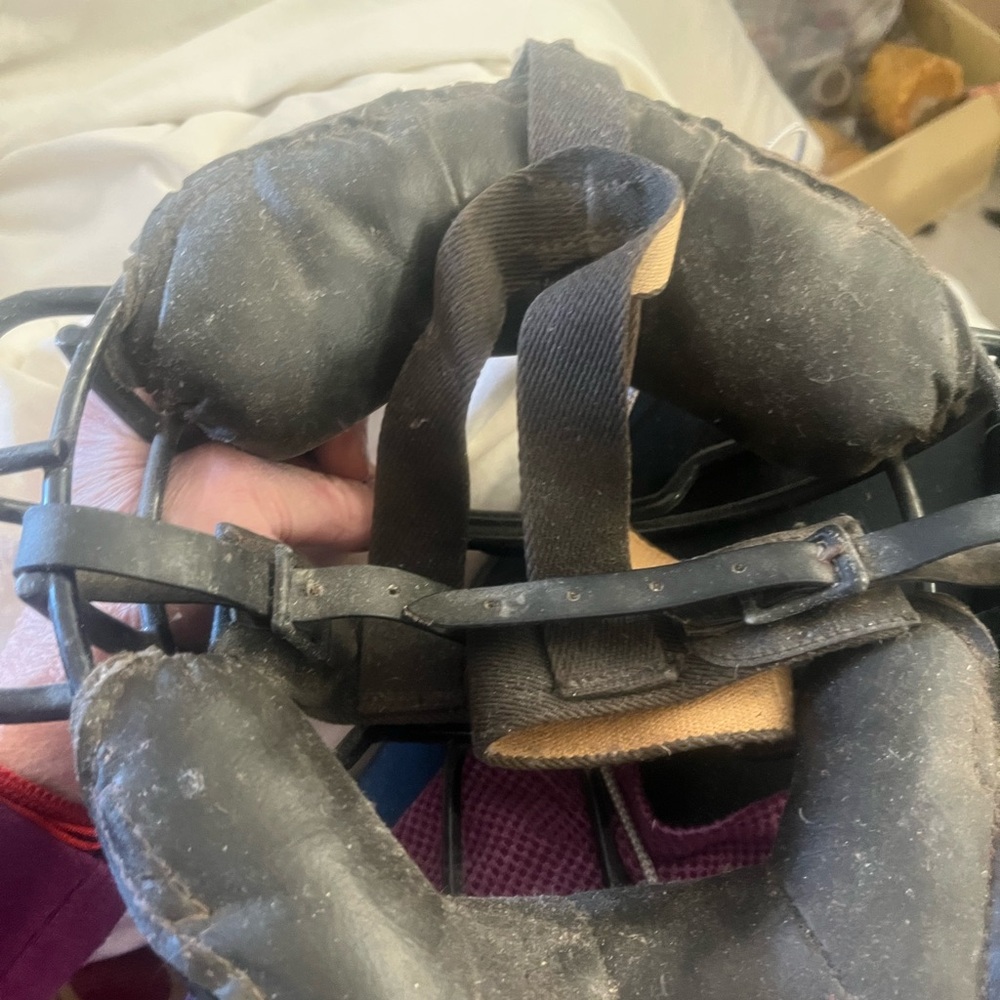 Wilson Black Catcher's Mask - Picture 2 of 2